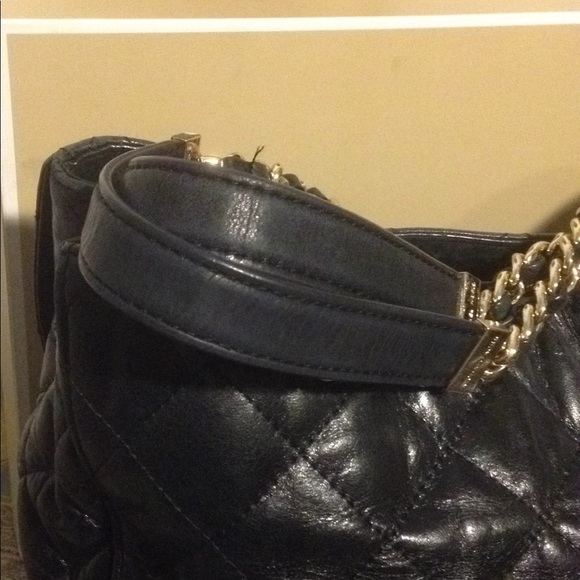 MK SUSSANAH BLACK QUILTED TOTE - Picture 4 of 8